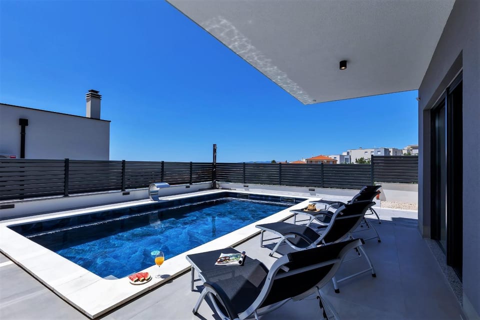 Day, Pool view, Swimming pool, sunbed