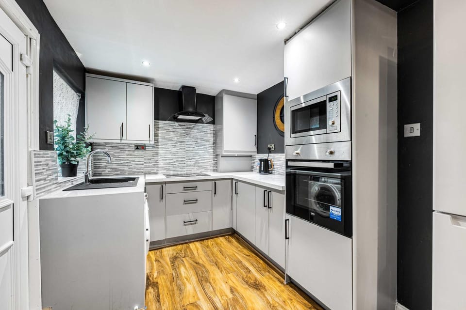 3 BR Home Close to MCR City Centre House in Manchester