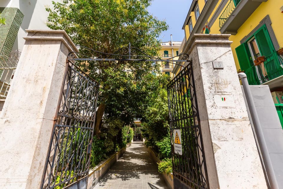 Property building, Neighbourhood, Street view