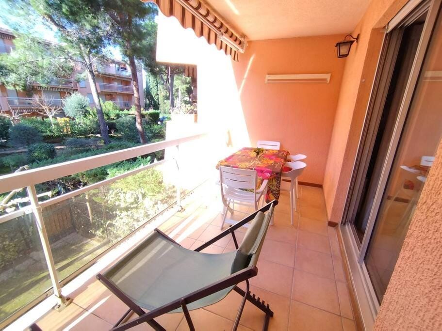 AMIRAUTE appartement à 5mn à pieds de la plage et commerces Apartment in Bormes-les-Mimosas