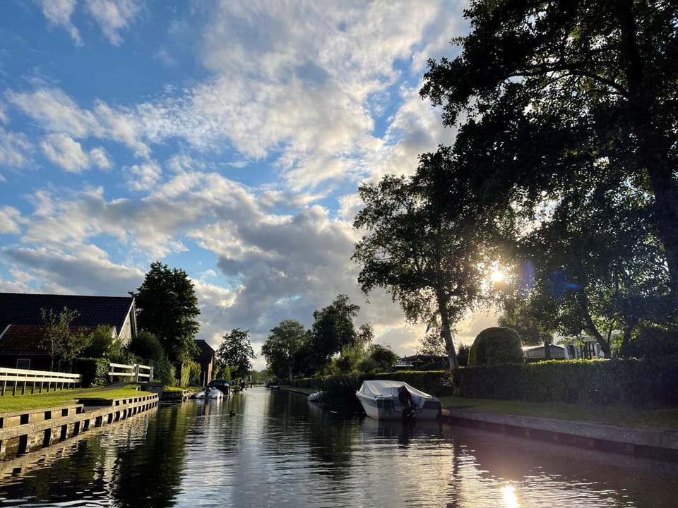 Camping Kleine Belterwijde, Trekkershut Campground/ 
RV Resort in Wanneperveen