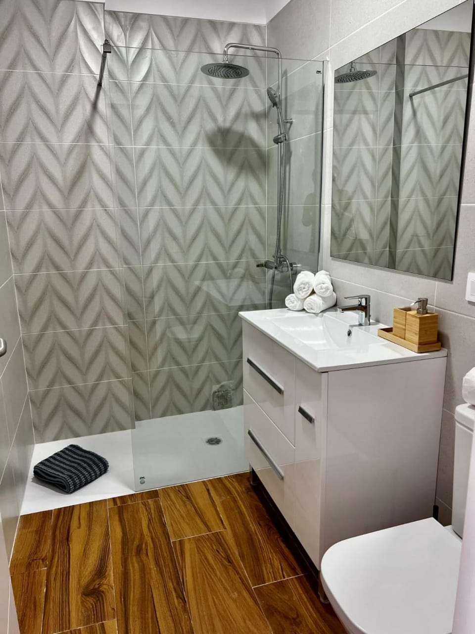 Bathroom, Living room