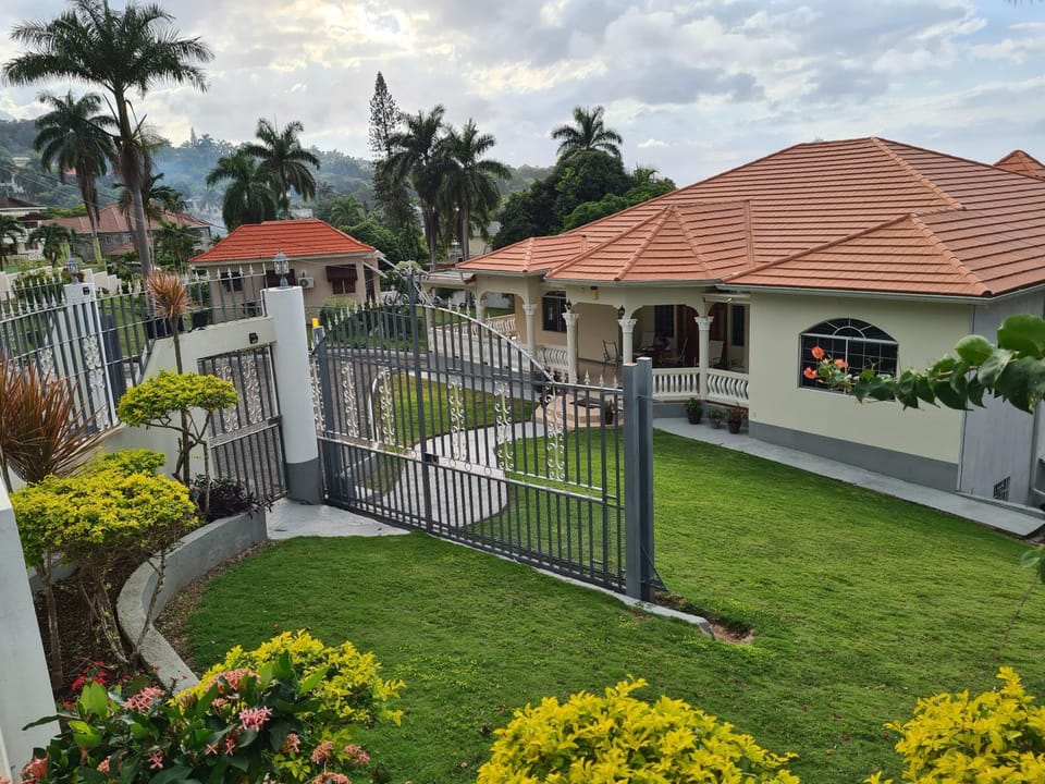 Lovely 1-Bed in Montego Bay-Rose View Apartment Apartment in Montego Bay