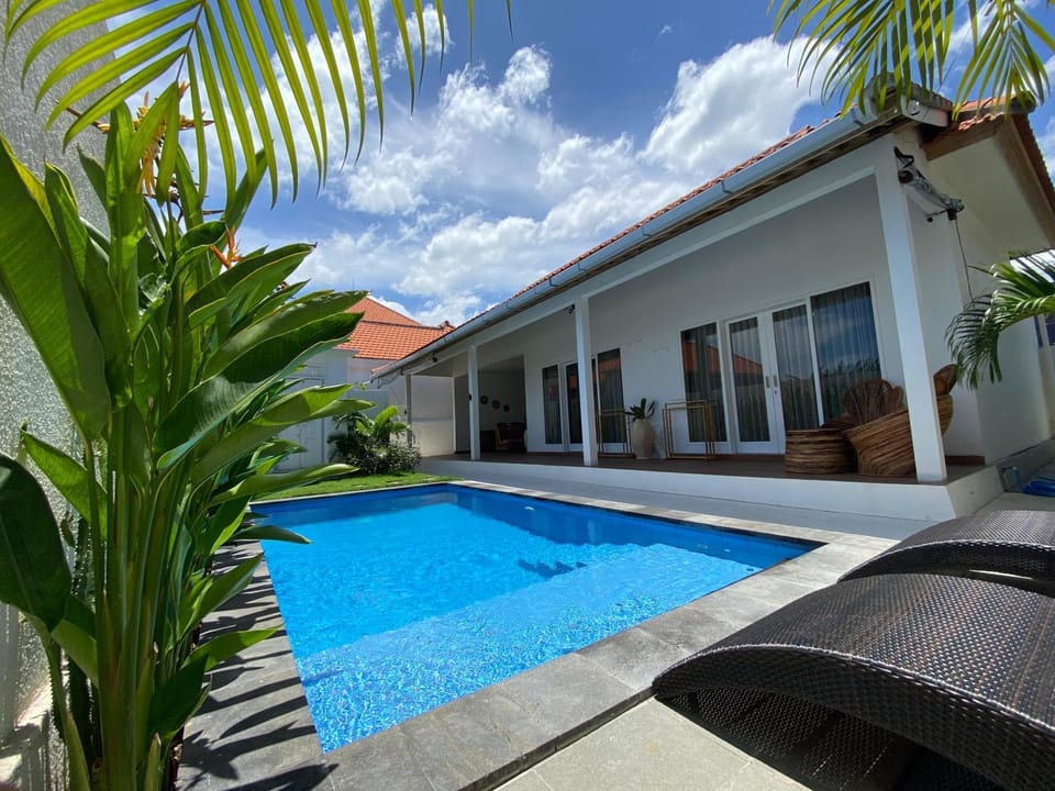 Balcony/Terrace, Pool view, Swimming pool
