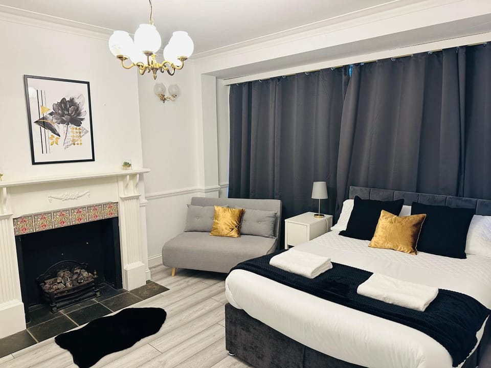 Seating area, flat iron