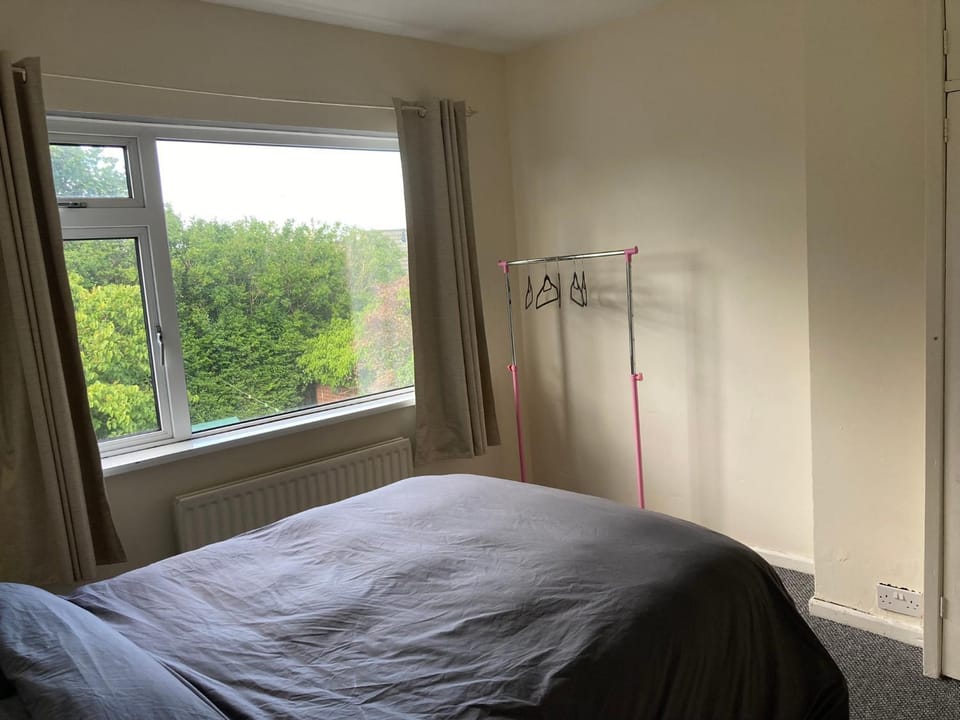 Ailes Two Bedrooms Townhouse - Free parking Apartment in Belfast