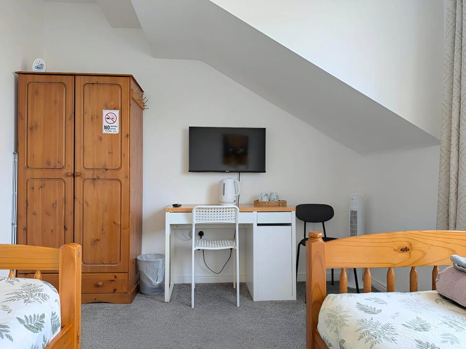 Guest Rooms Near City Centre & Dock Free Parking House in Liverpool