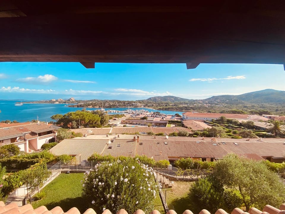 Nearby landmark, Day, Neighbourhood, Natural landscape, Sea view