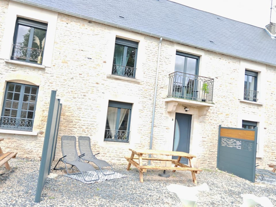 Property building, sunbed