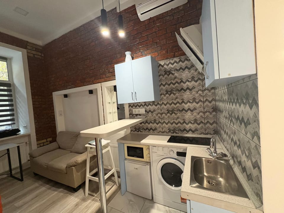 Смарт квартира в центрі міста по вулиці Кльоновича Apartment in Lviv