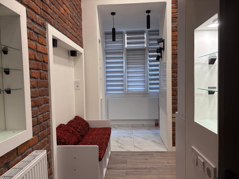 Смарт квартира в центрі міста по вулиці Кльоновича Apartment in Lviv