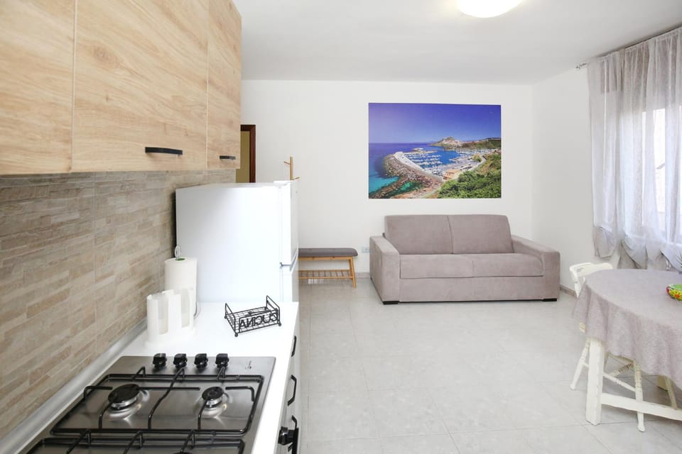 Kitchen or kitchenette, Living room, Dining area, stove