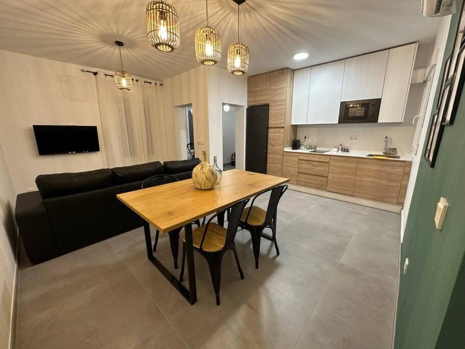 Communal lounge/ TV room, TV and multimedia, Kitchen or kitchenette, Living room, Seating area, Dining area, minibar