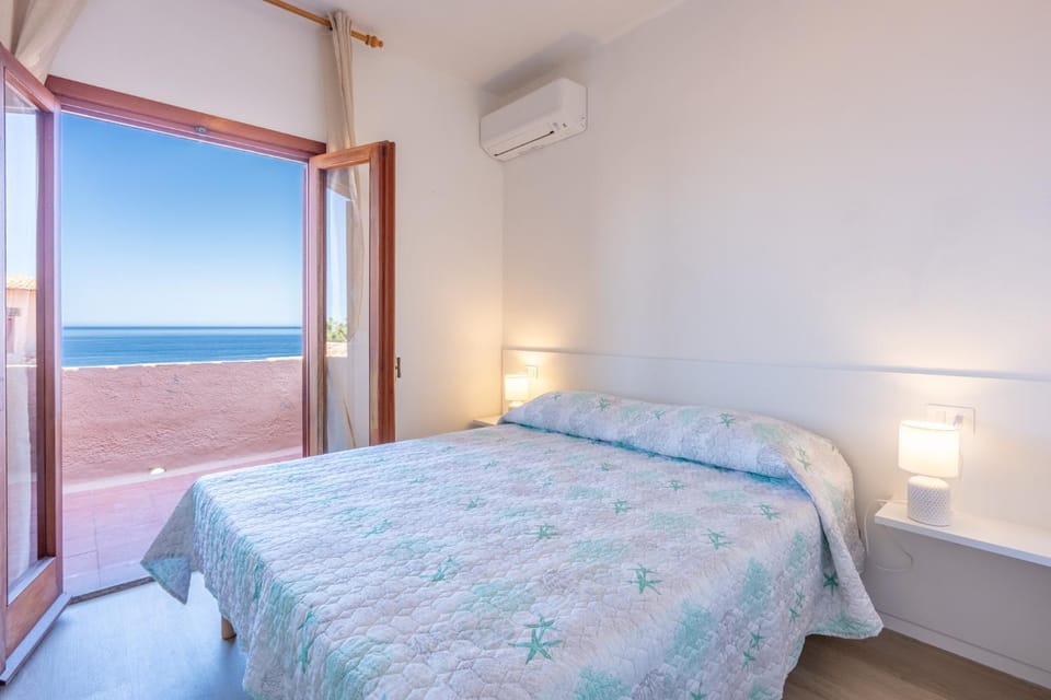 COSTA PARADISO VILLAGGIO MAYA Appartamento 2 camera da letto Vista Mare P21 Apartment in Sardinia