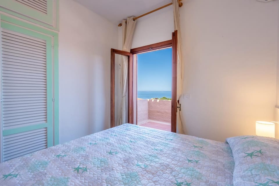 COSTA PARADISO VILLAGGIO MAYA Appartamento 2 camera da letto Vista Mare P21 Apartment in Sardinia