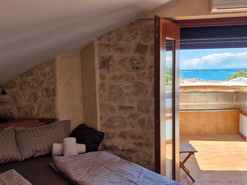 Bed, View (from property/room), Balcony/Terrace, Photo of the whole room, Bedroom, Sea view
