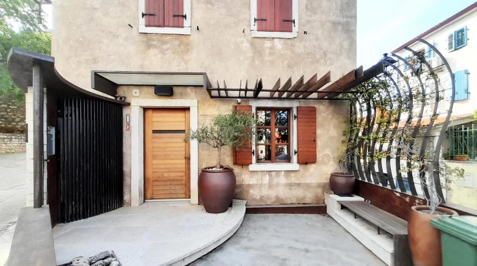 Patio, Facade/entrance, Inner courtyard view
