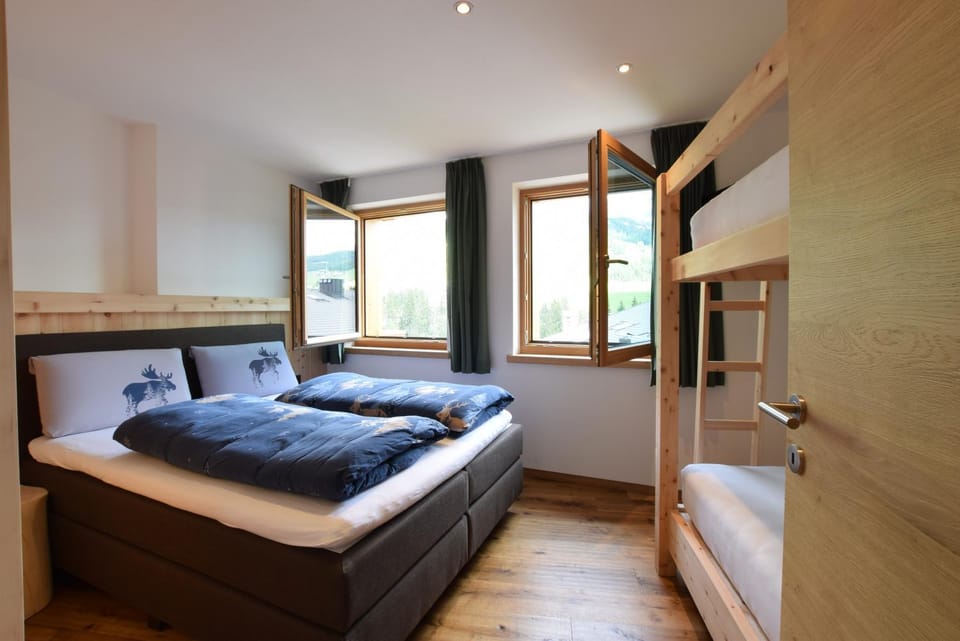 Bed, Photo of the whole room, Bedroom, bunk bed