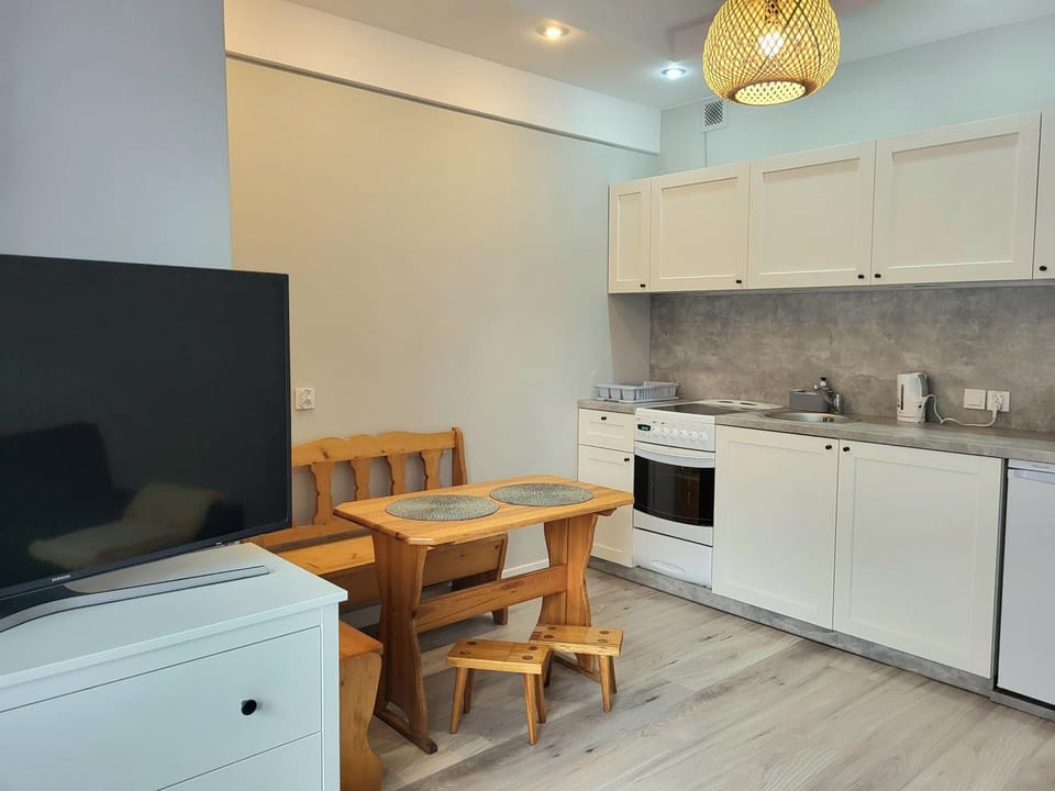 Kitchen or kitchenette, Dining area, pet friendly, stove