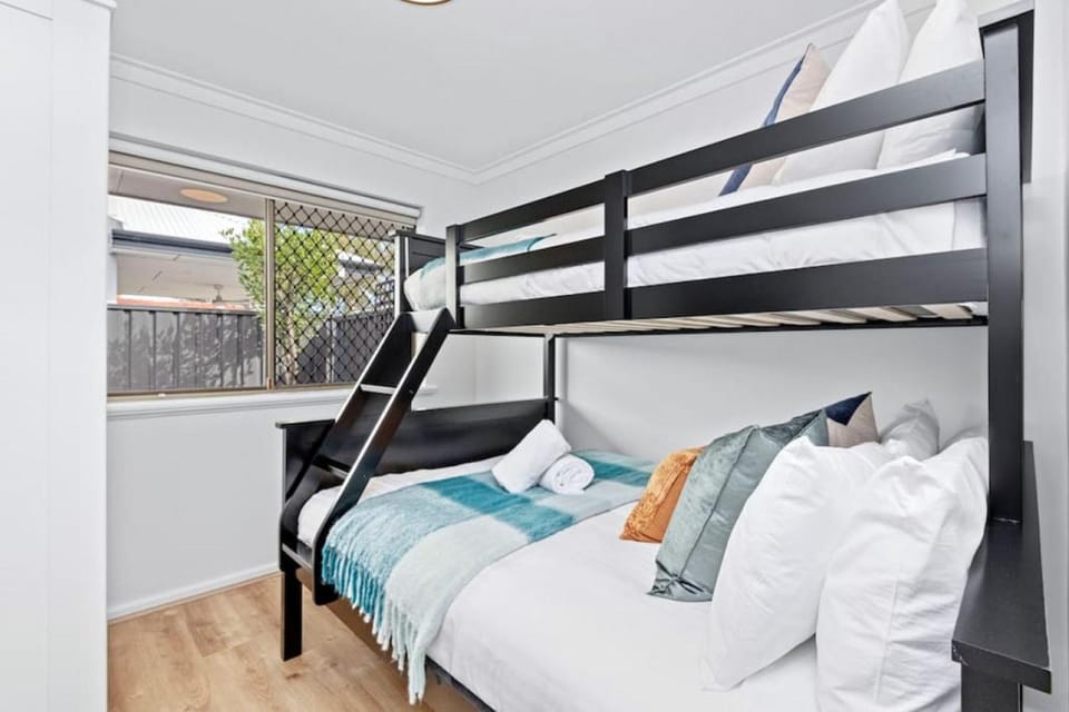 Coastal Elegance A Luxurious Dreamy Escape House in Perth