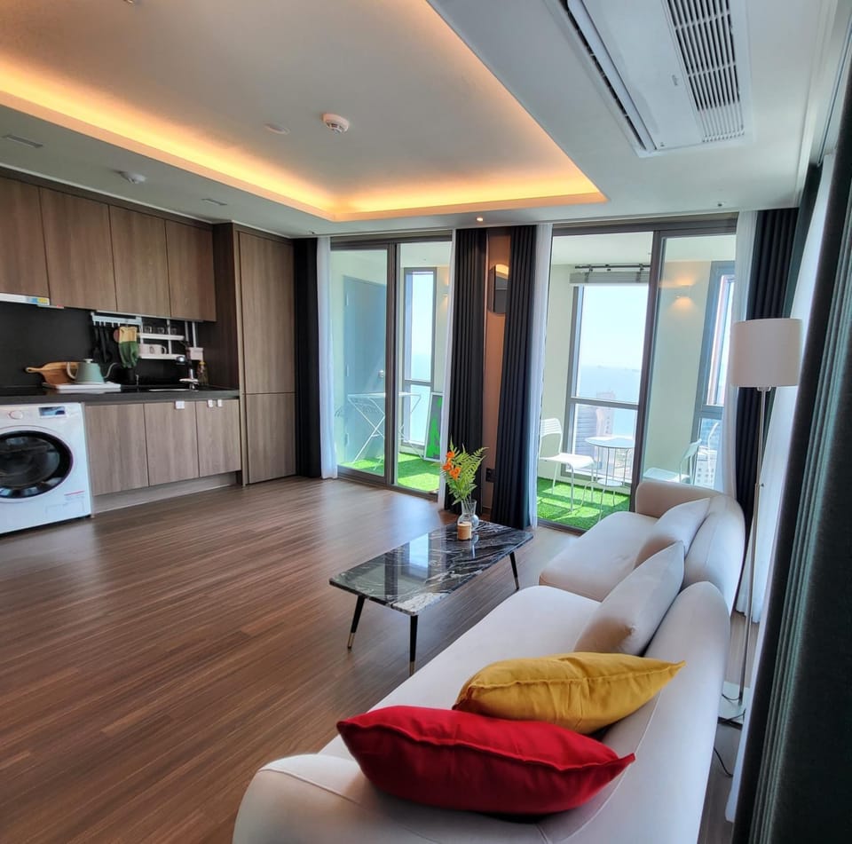 Living room, Seating area, minibar, stove