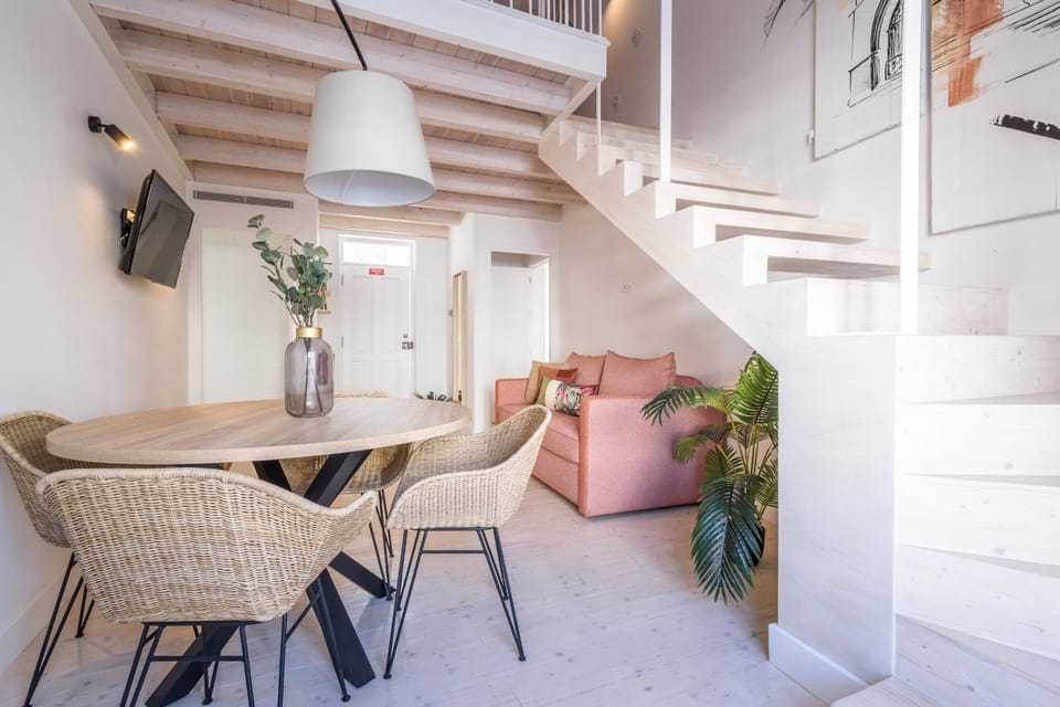 LODO Suites Se - Mezanino room by HD Bed and Breakfast in Faro
