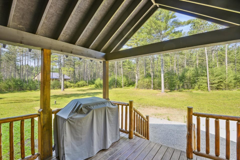 5-Acre Brantingham Property w/ Porch & Grill! House in Adirondack Mountains