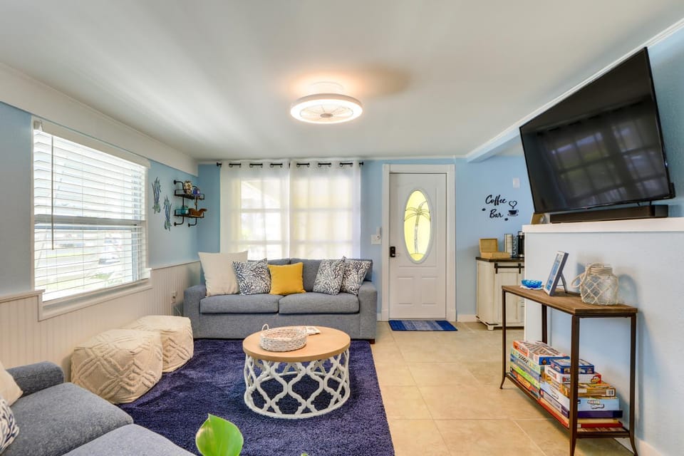 2 Mi to Bradenton Beach: Water-View Home w/ BBQ House in Cortez