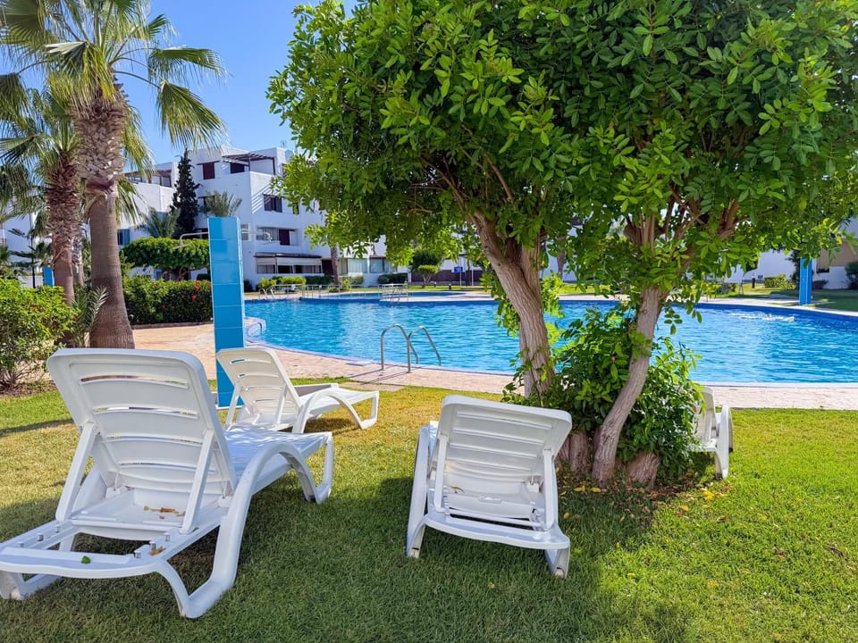 Garden, Swimming pool, sunbed