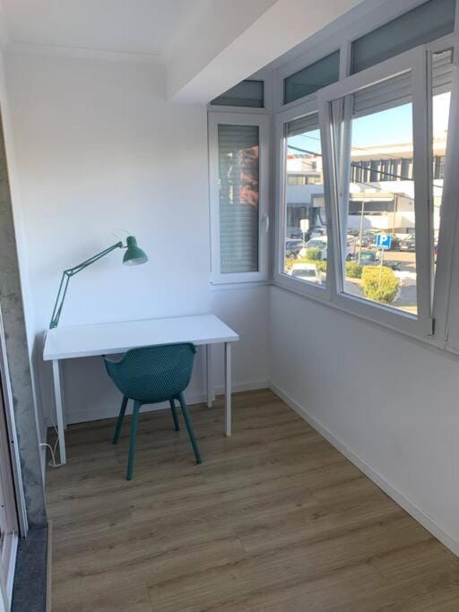 Carcavelos Beach 5 Bedrooms Serviced Apartment Apartment in Carcavelos