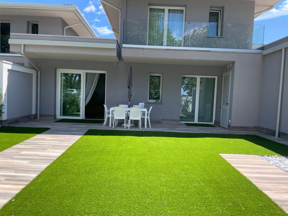 Property building, Garden