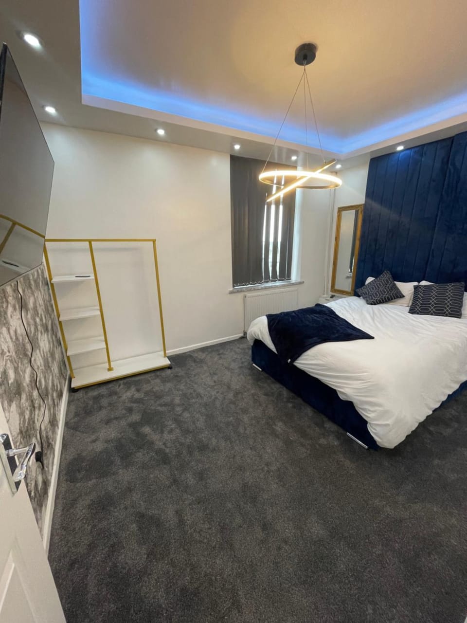 Bed, Photo of the whole room, Bedroom