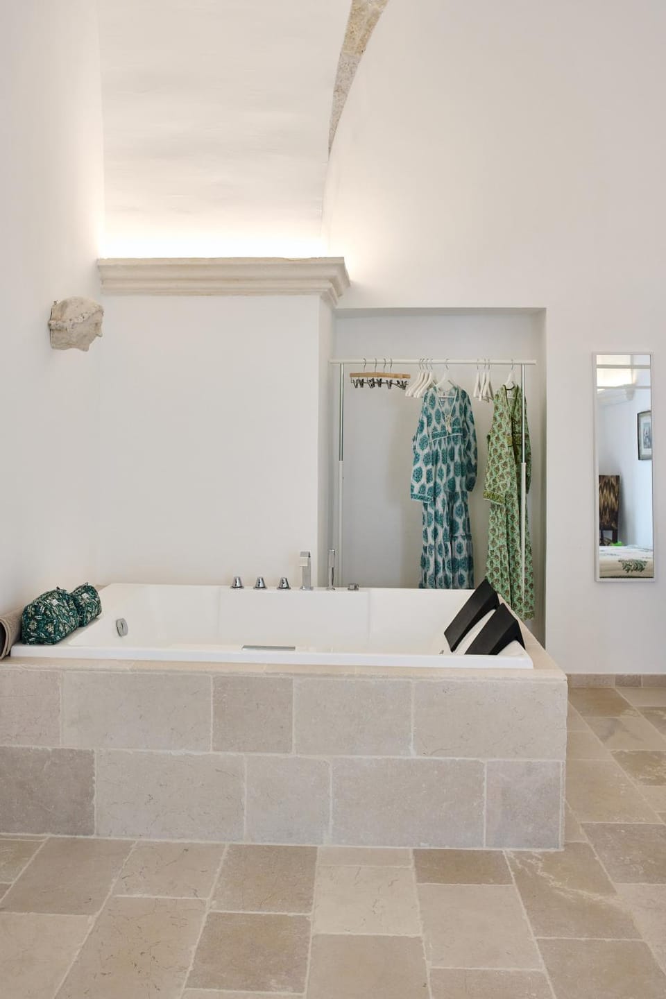 Hot Tub, Bath