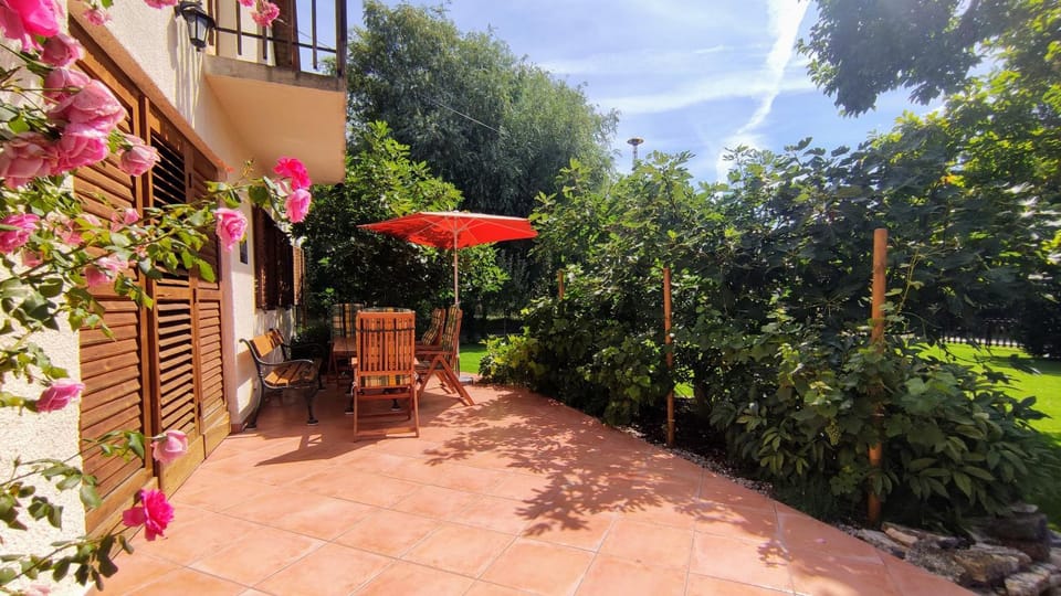 Property building, Garden, Balcony/Terrace, Balcony/Terrace, Garden view