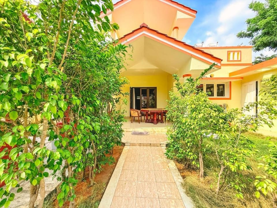 Heavens 4BHK Premium Pool Villa, Uthandi Beach, ECR Chennai Apartment in Chennai