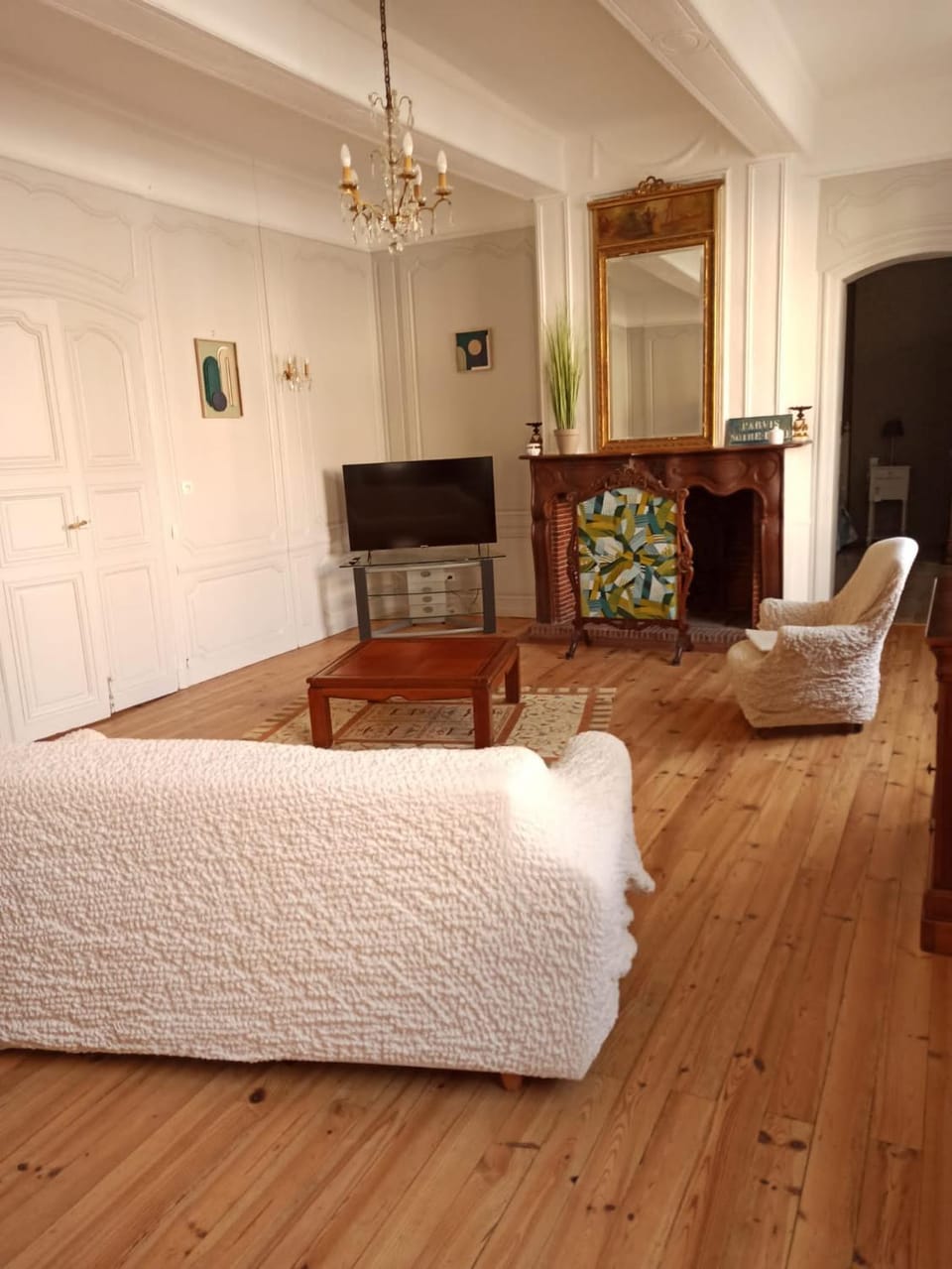 Communal lounge/ TV room
