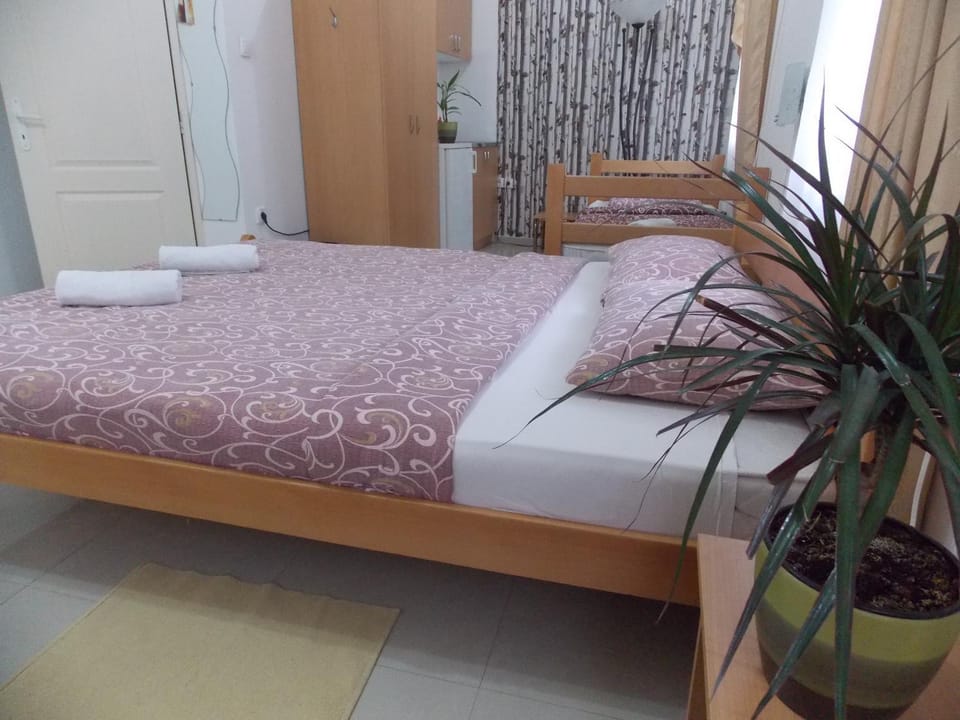 Photo of the whole room, Decorative detail, Bedroom