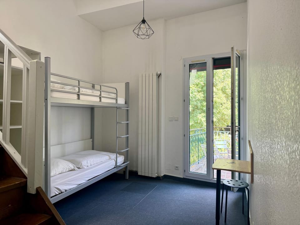 Photo of the whole room, Garden view, bunk bed