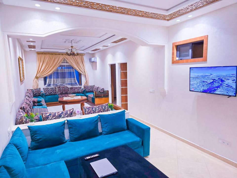 Communal lounge/ TV room, TV and multimedia, Living room, Seating area