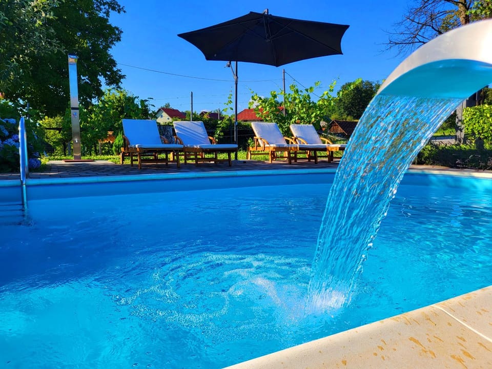 Day, Pool view, Swimming pool, sunbed