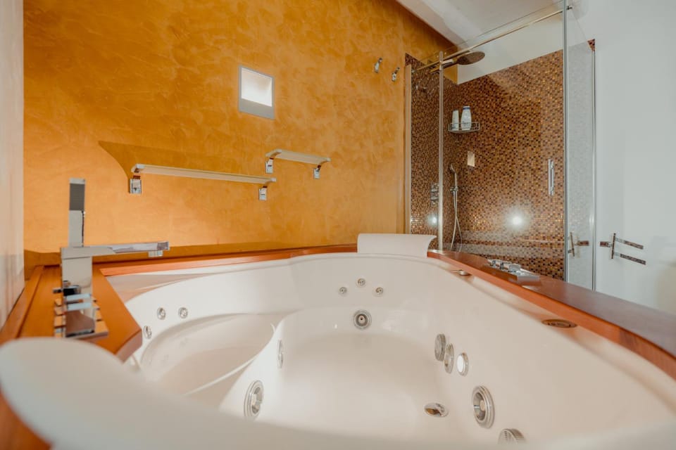 Hot Tub, Hot Tub, Bathroom