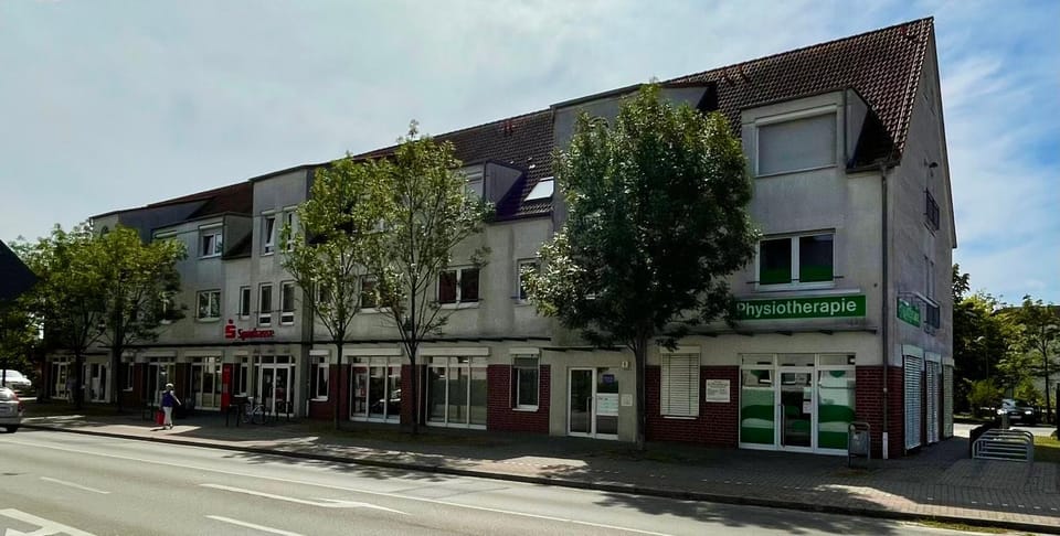 Property building, Day, Neighbourhood, Street view, Location