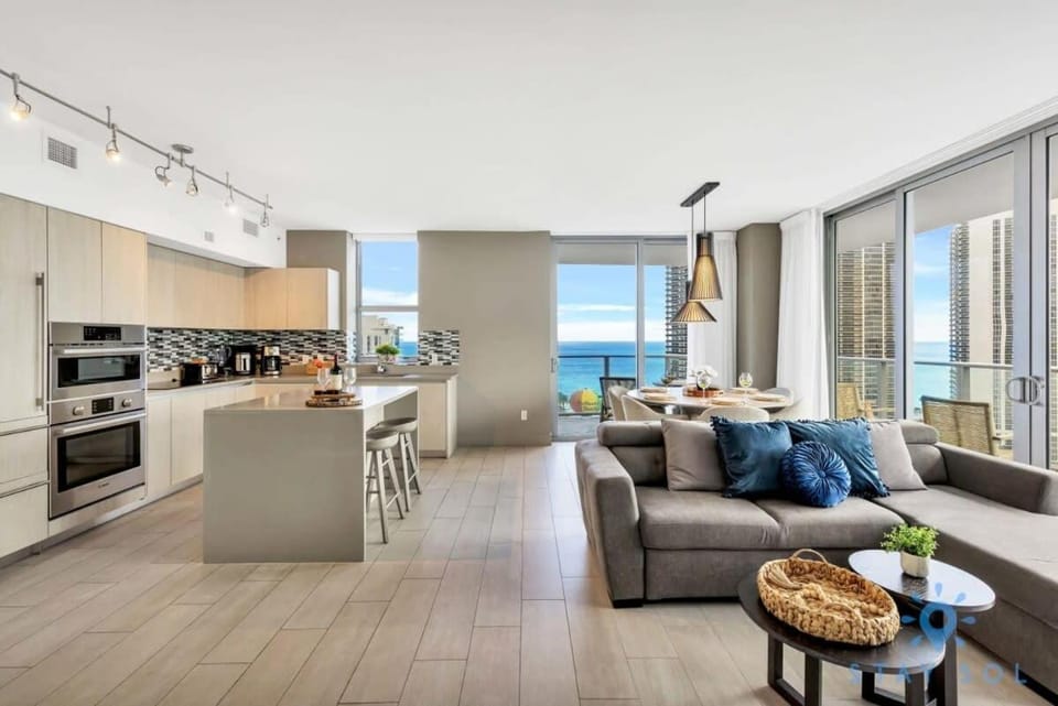 Wrap Around Balcony Insane Views Amazing Pools Apartment in Hollywood Beach