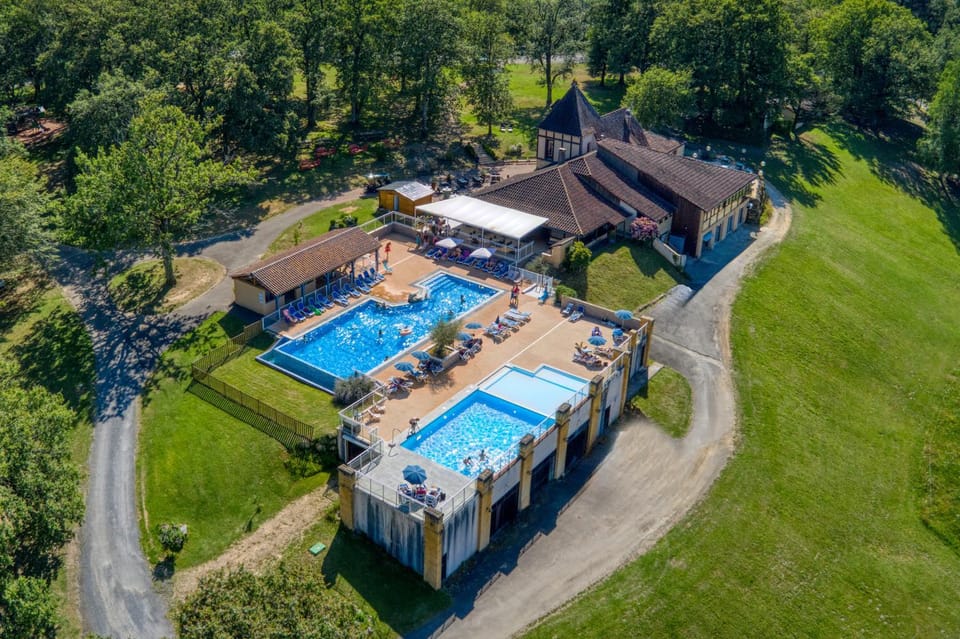 Property building, Swimming pool