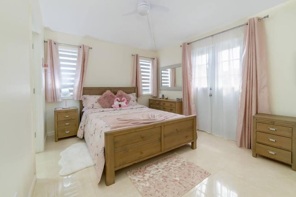 Attractive 3-Bedroom Home - Harbour Breeze Villa in Saint Mary, Antigua and Barbuda
