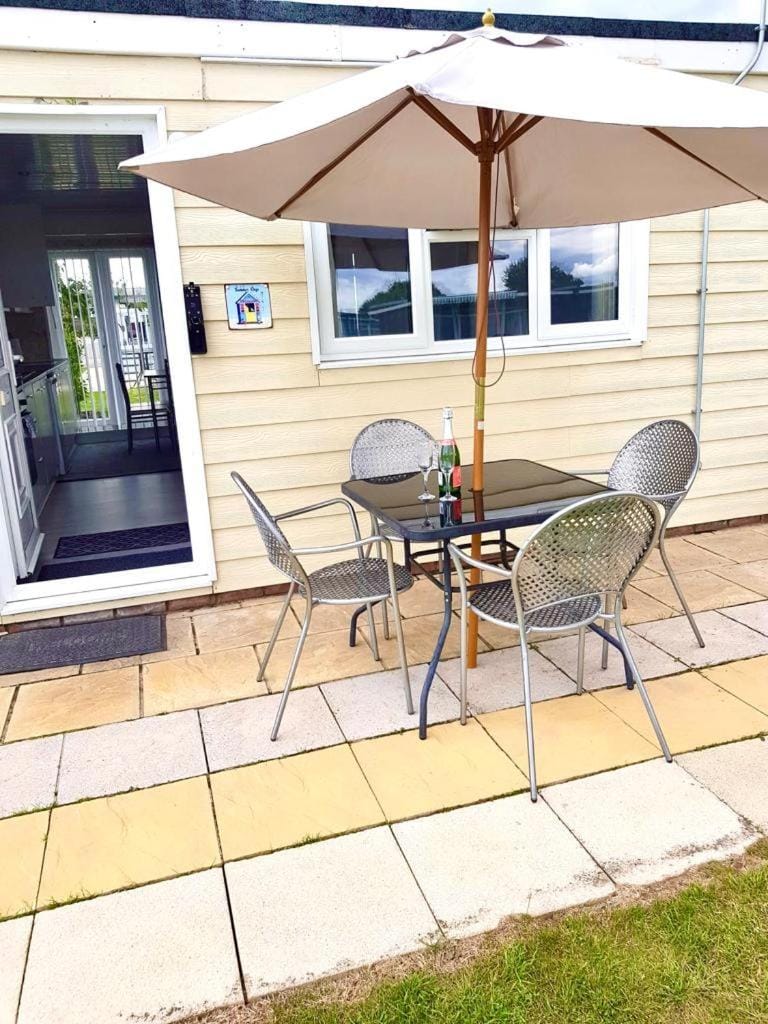 Summer Days Chalet in Camber