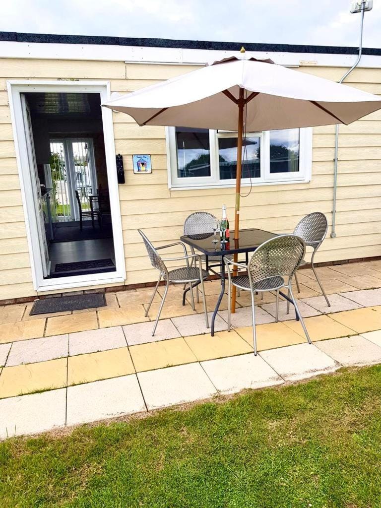 Summer Days Chalet in Camber