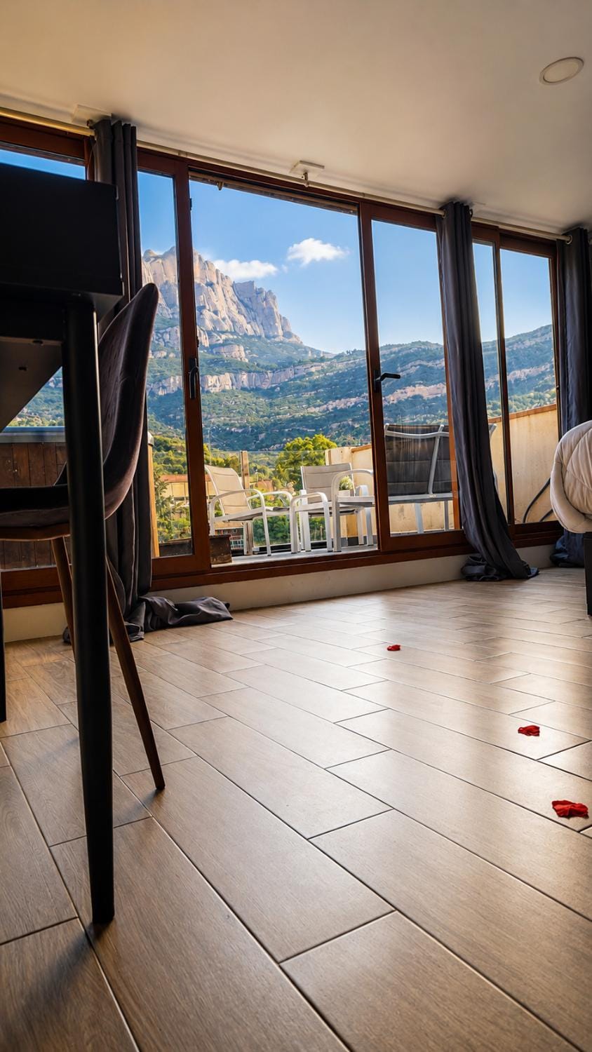 View (from property/room), Balcony/Terrace, Photo of the whole room, Bedroom, Landmark view, Mountain view