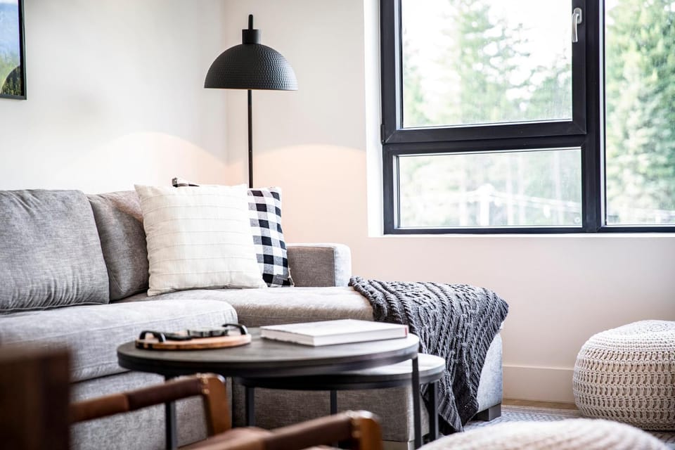 The Shred Shack - Stylish Revelstoke Condo House in Revelstoke