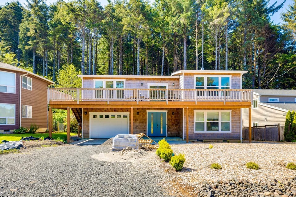 Modern Arch Cape Home: Ocean View, Steps to Beach! House in Washington